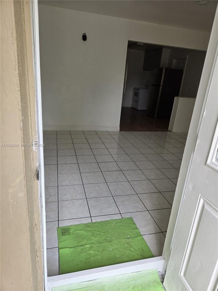 5605 Taylor St #1 - Photo 2 of 9