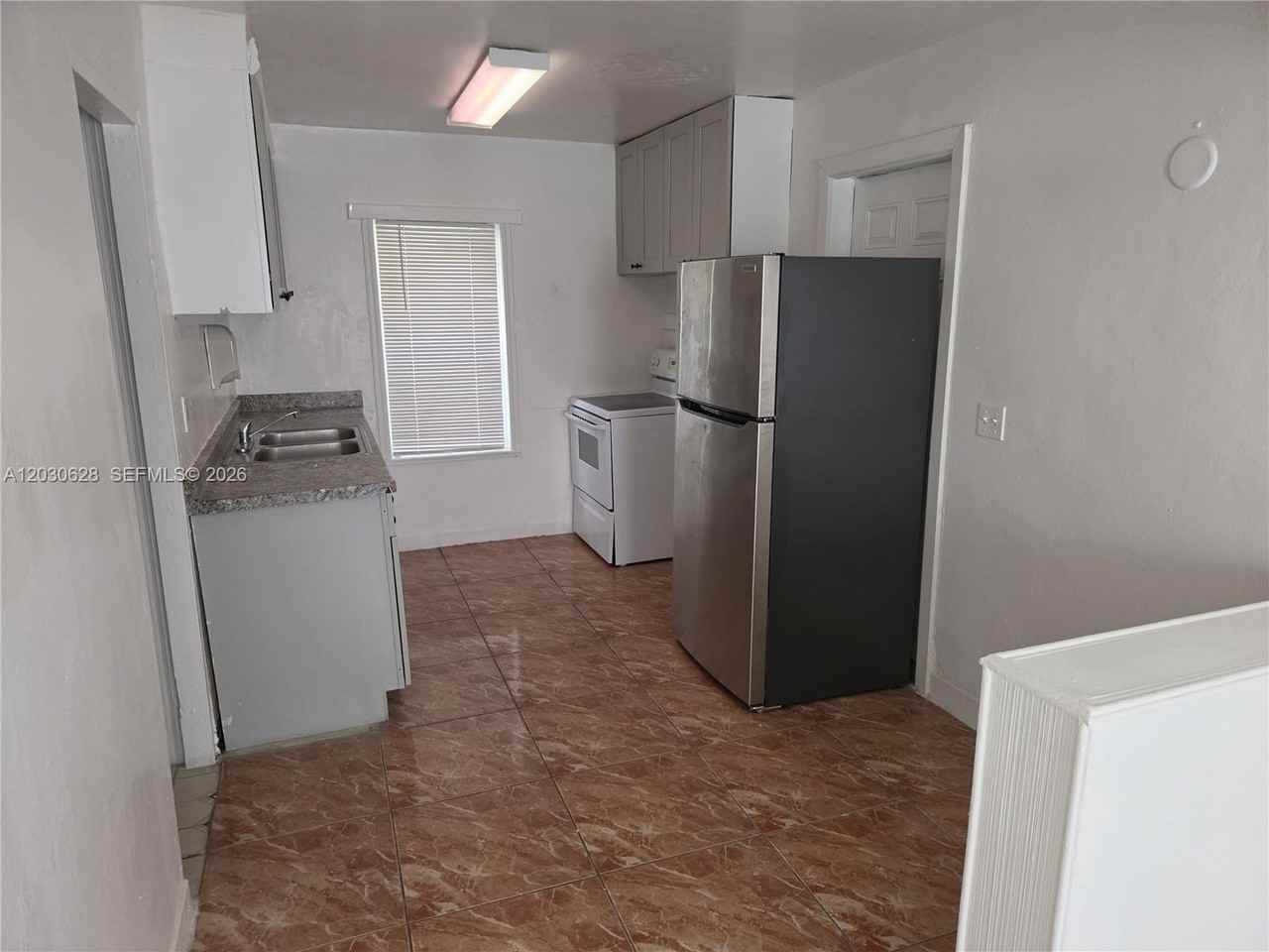 5605 Taylor St #1 - Photo 7 of 9