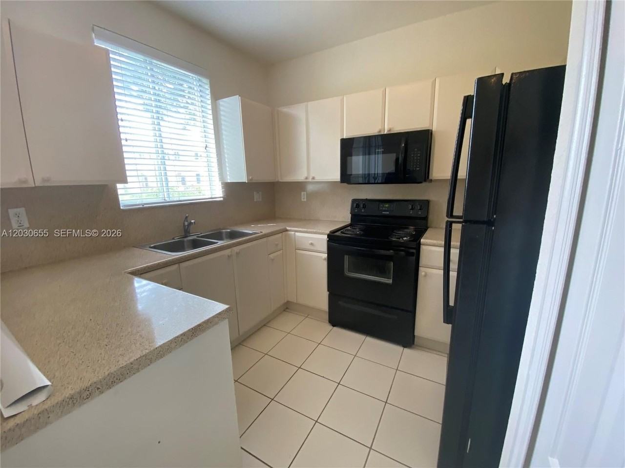 2330 Se 10th St #2330 - Photo 4 of 33