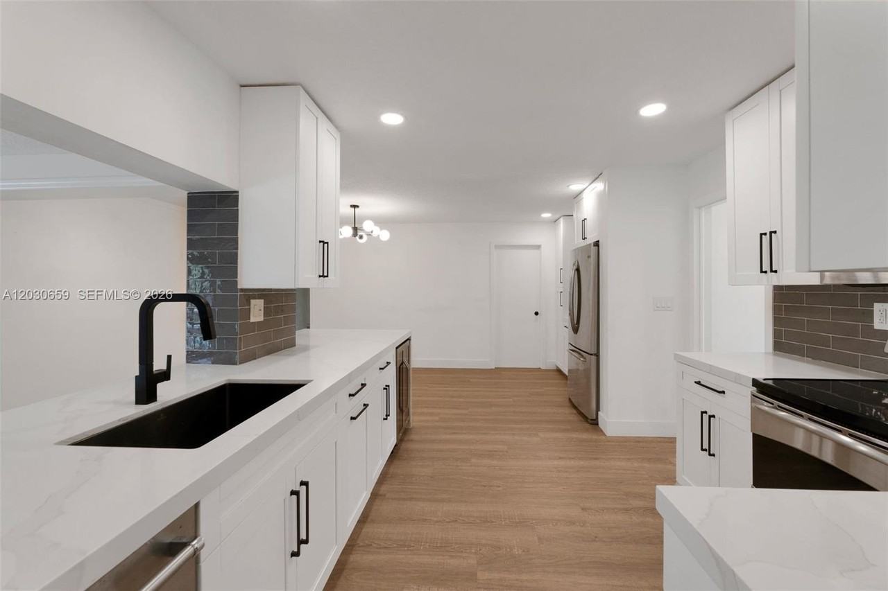 6341 Ne 22nd Ave - Photo 6 of 36