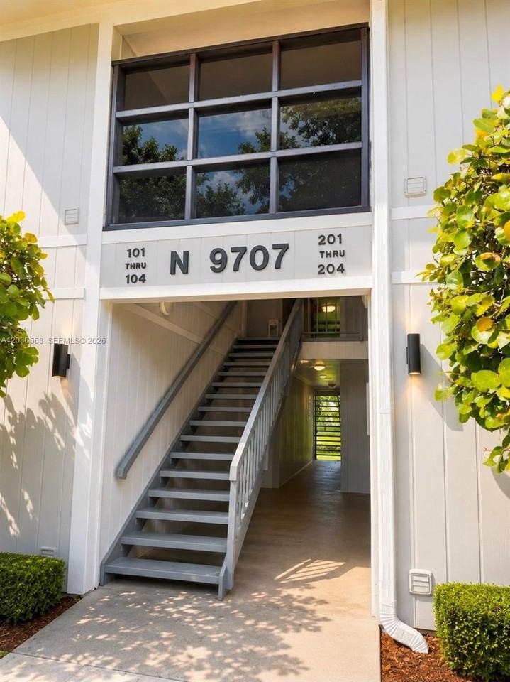 9707 Hammocks Blvd #103 - Photo 6 of 16