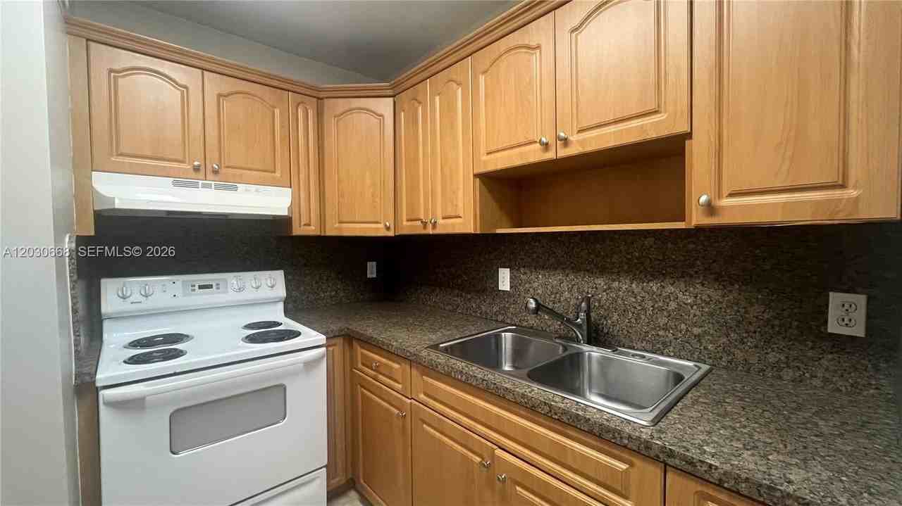 9100 Sw 137th Ter #4-3 - Photo 2 of 10