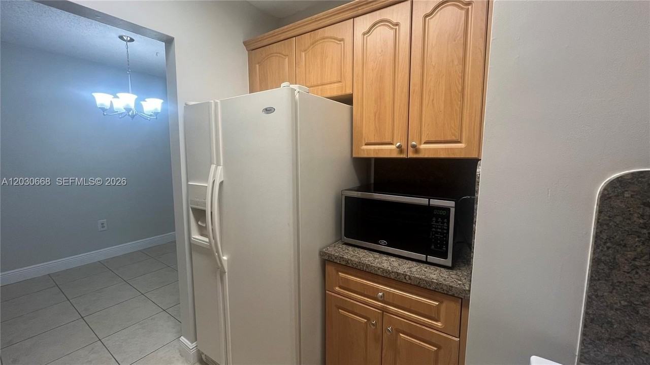9100 Sw 137th Ter #4-3 - Photo 4 of 10