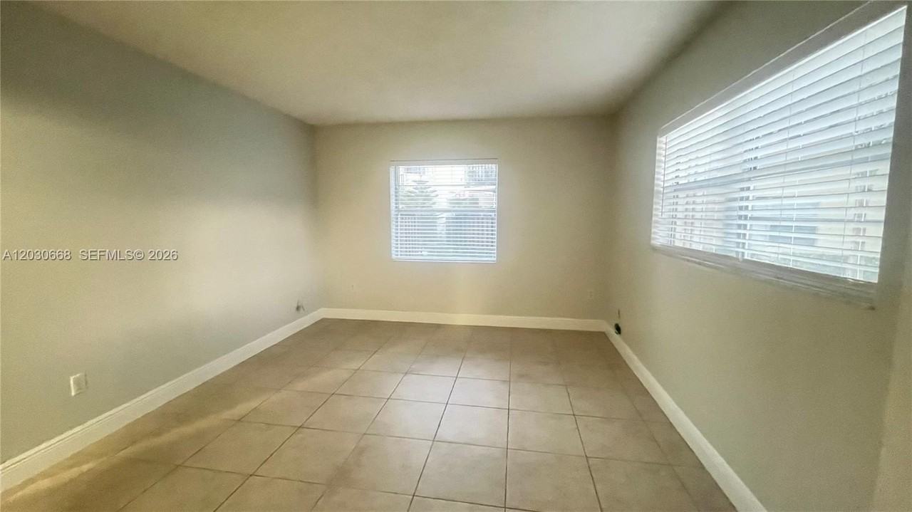 9100 Sw 137th Ter #4-3 - Photo 5 of 10