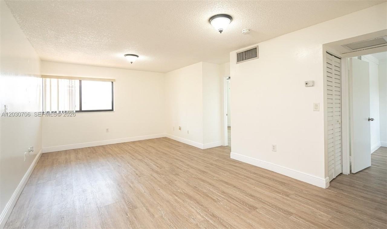 2740 W 62nd Pl #201 - Photo 4 of 38