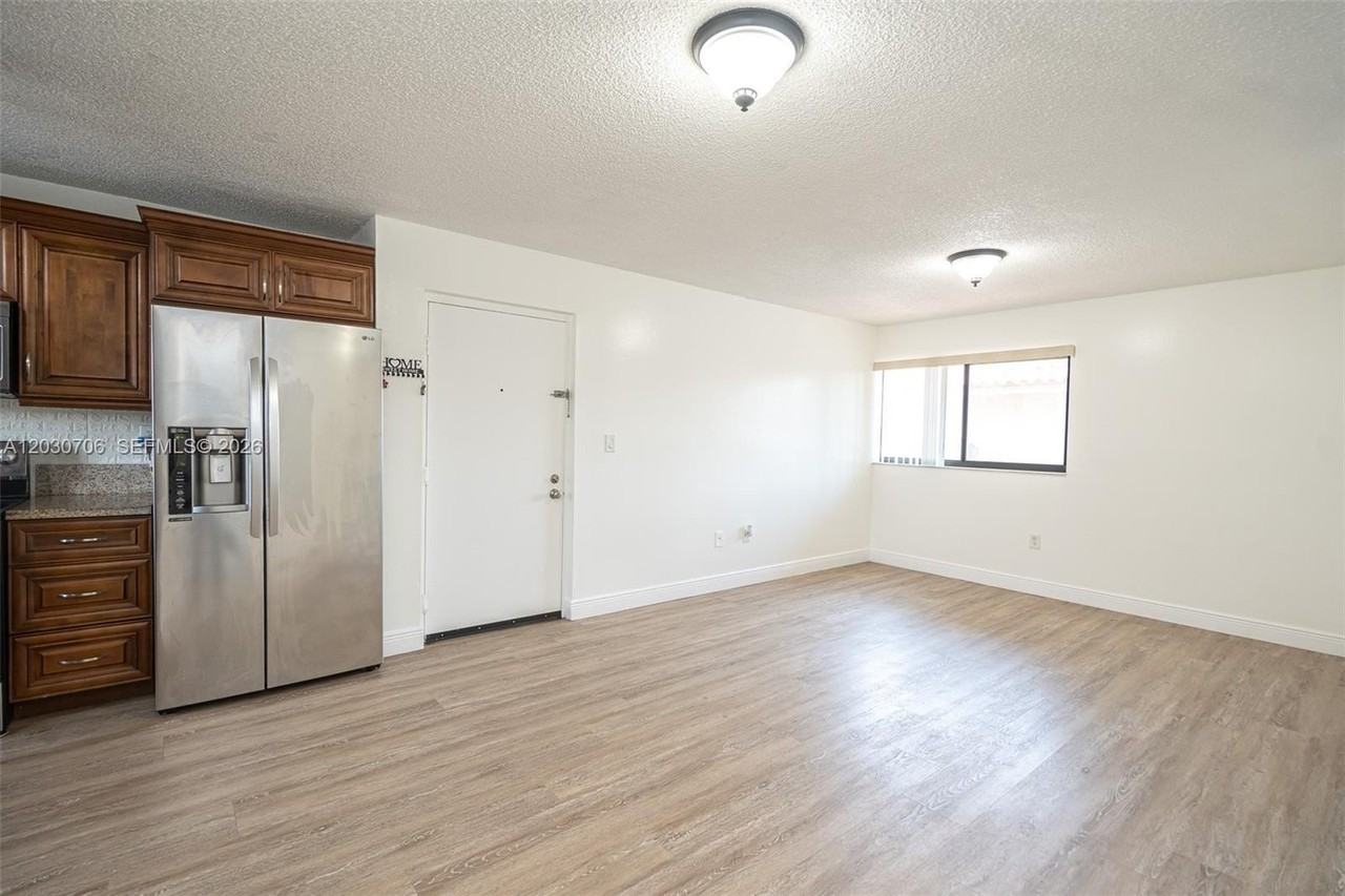 2740 W 62nd Pl #201 - Photo 5 of 38