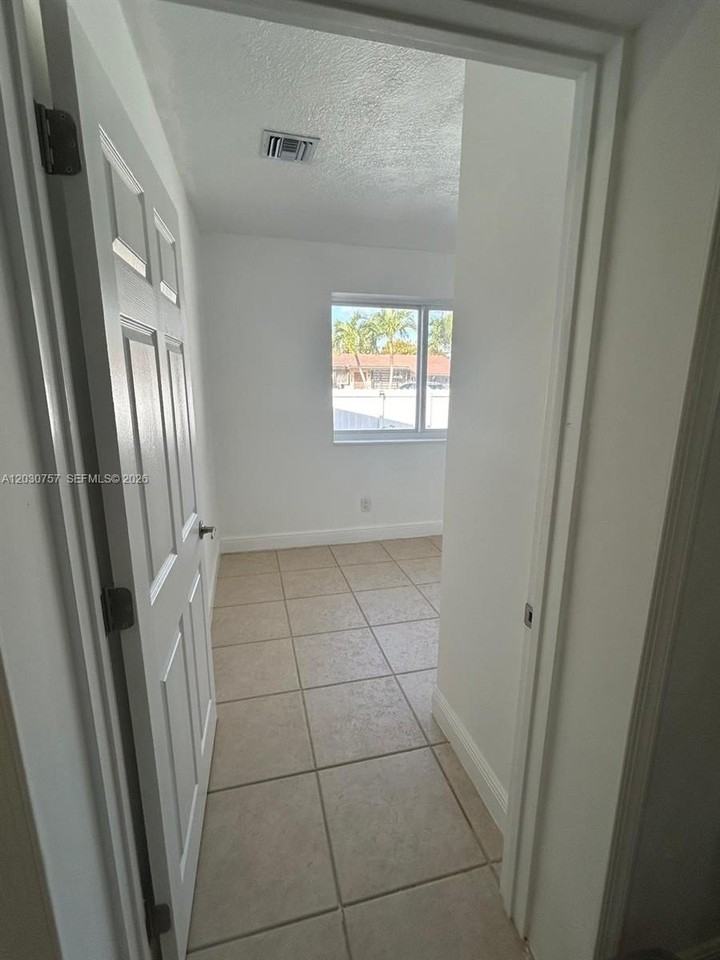 6331 Nw 110th Ter - Photo 3 of 12