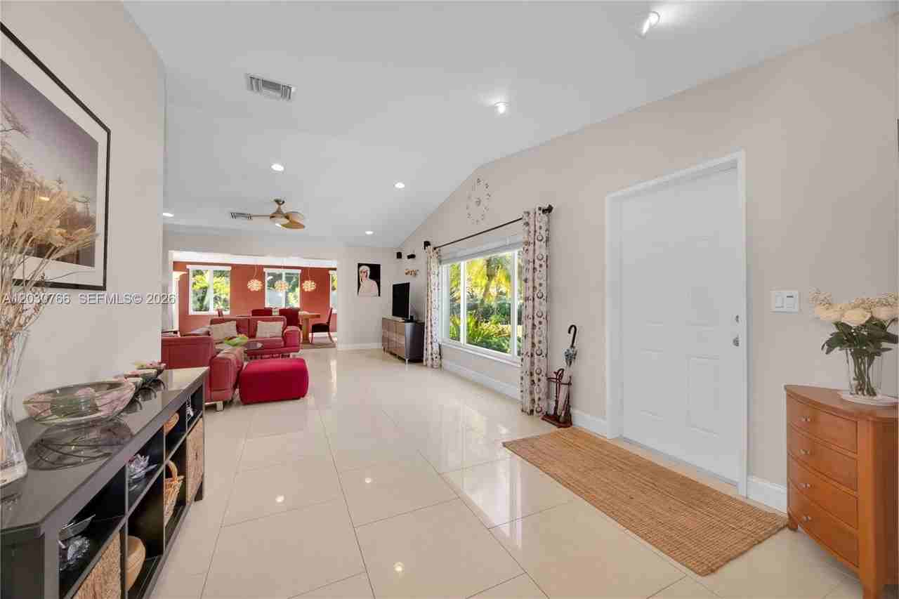 11625 Sw 70th Ave - Photo 5 of 30