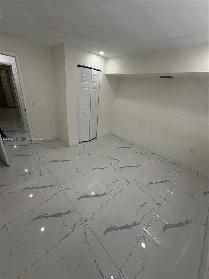 4750 Nw 5th St #2 - Photo 3 of 7