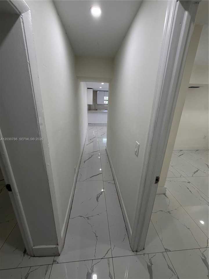 4750 Nw 5th St #2 - Photo 7 of 7