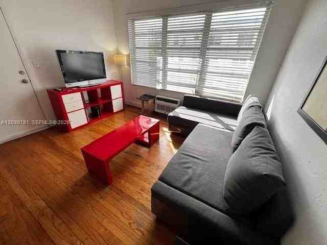 601 7th St #4 - Photo 2 of 50