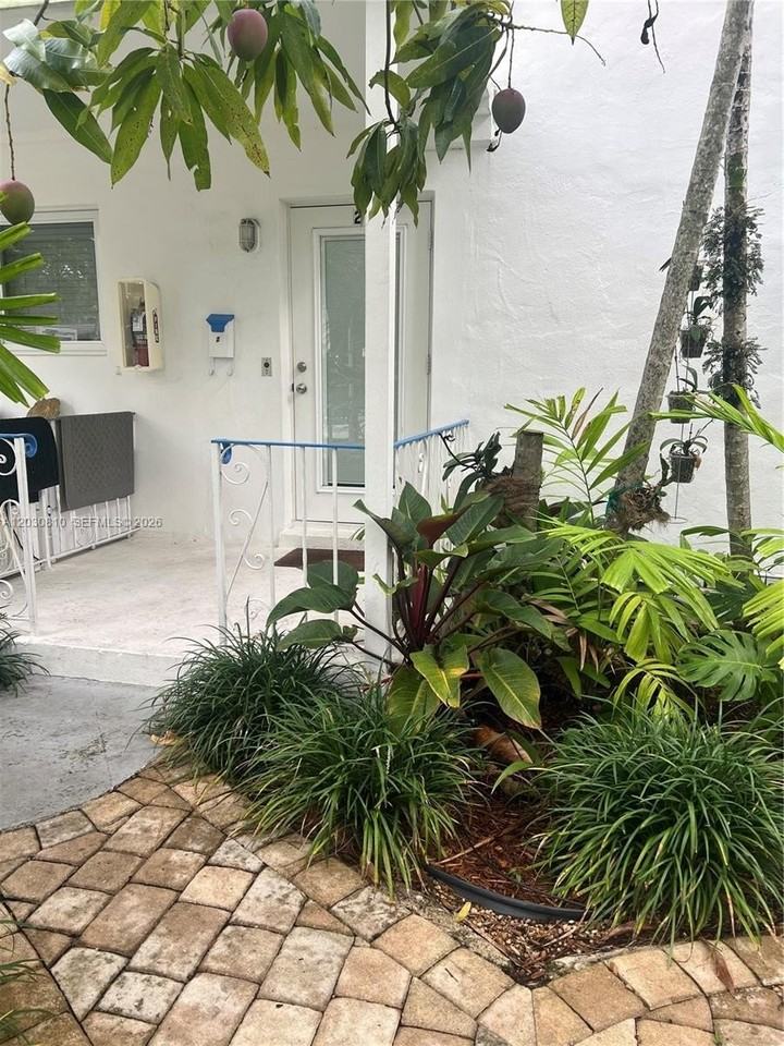 225 Se 16th Ave #2