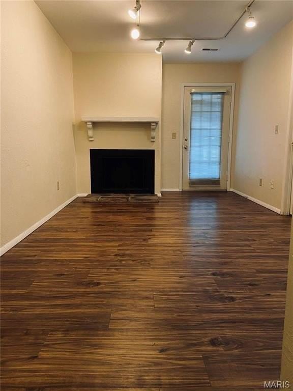 131 Ashley Dr - Photo 2 of 5