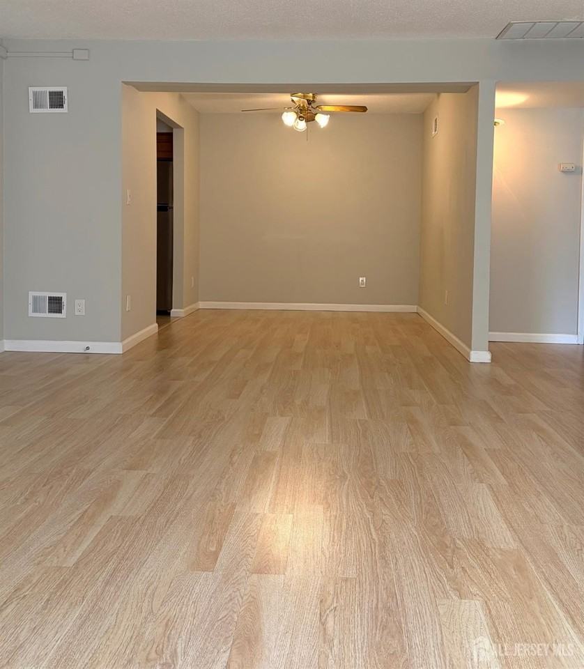 43 Deerberry Ln - Photo 7 of 19