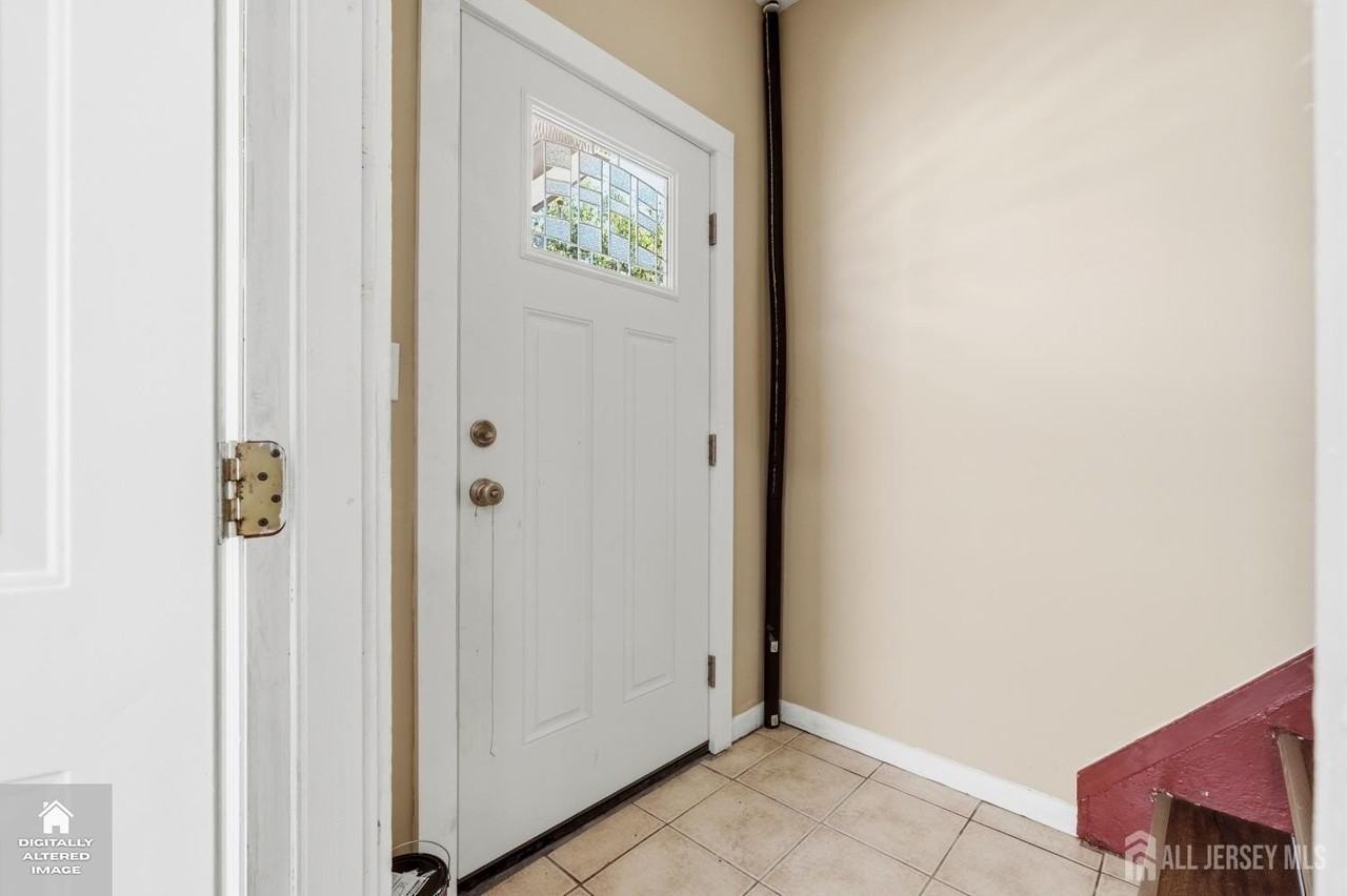 1648 Essex St #1 - Photo 7 of 32