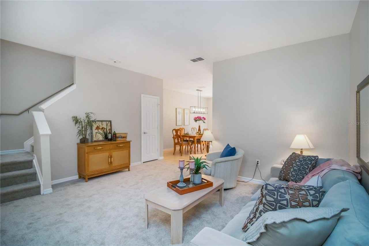 7794 Plantation Cir - Photo 3 of 17