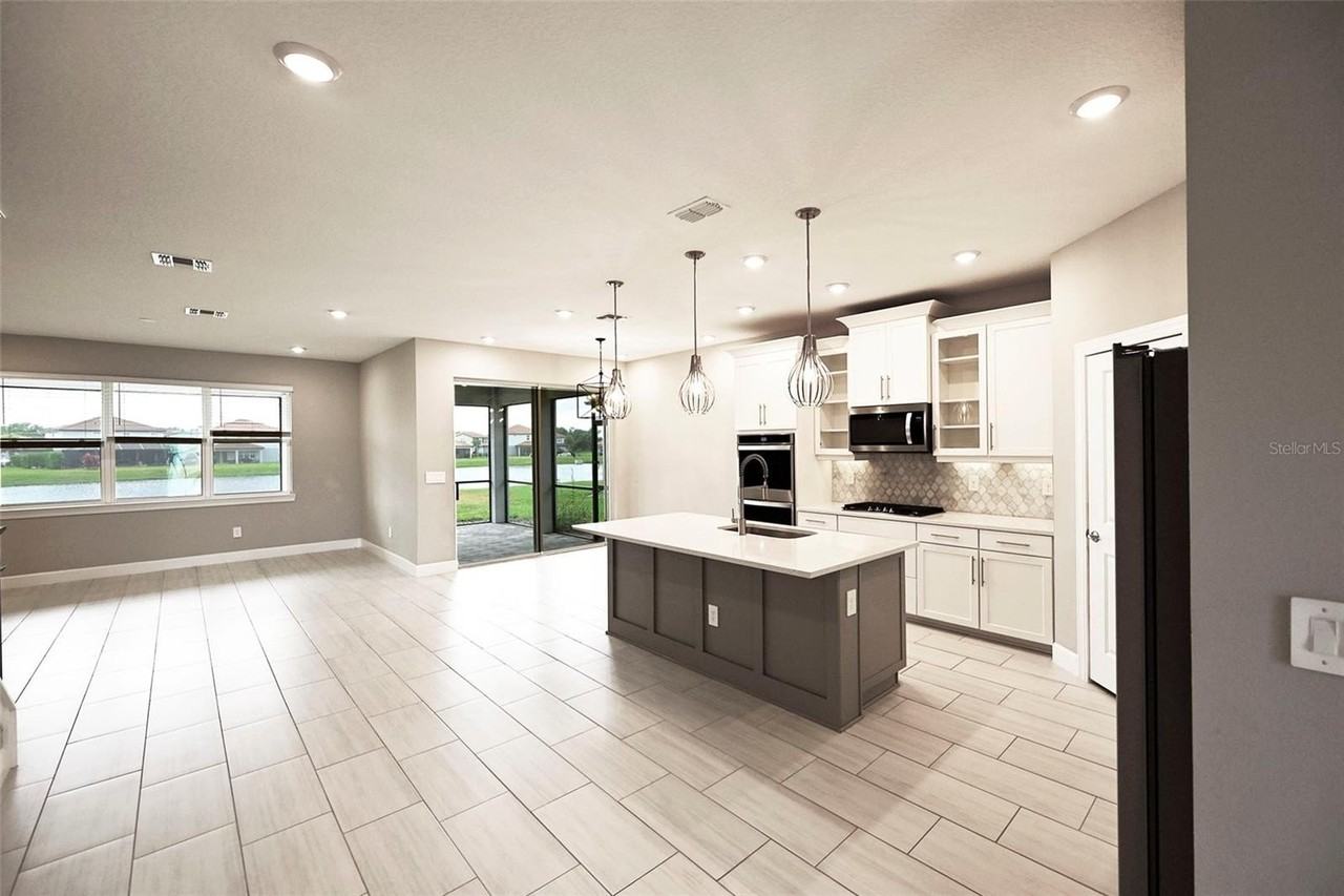 3806 Savanna Palms Ct - Photo 6 of 50