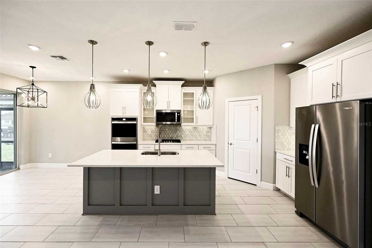 3806 Savanna Palms Ct - Photo 7 of 50
