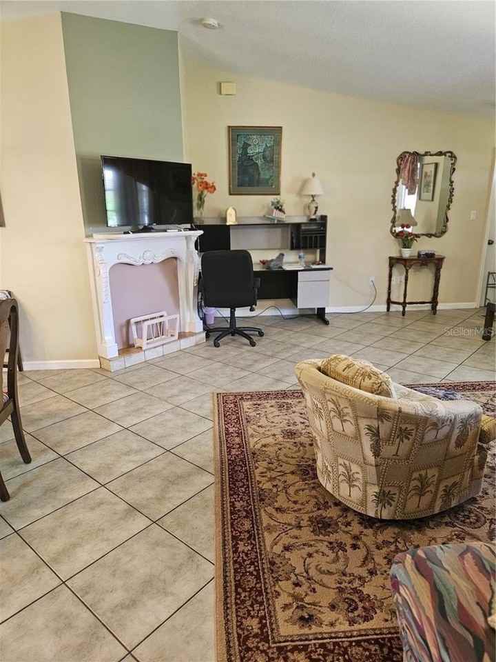 468 Harland St - Photo 6 of 33