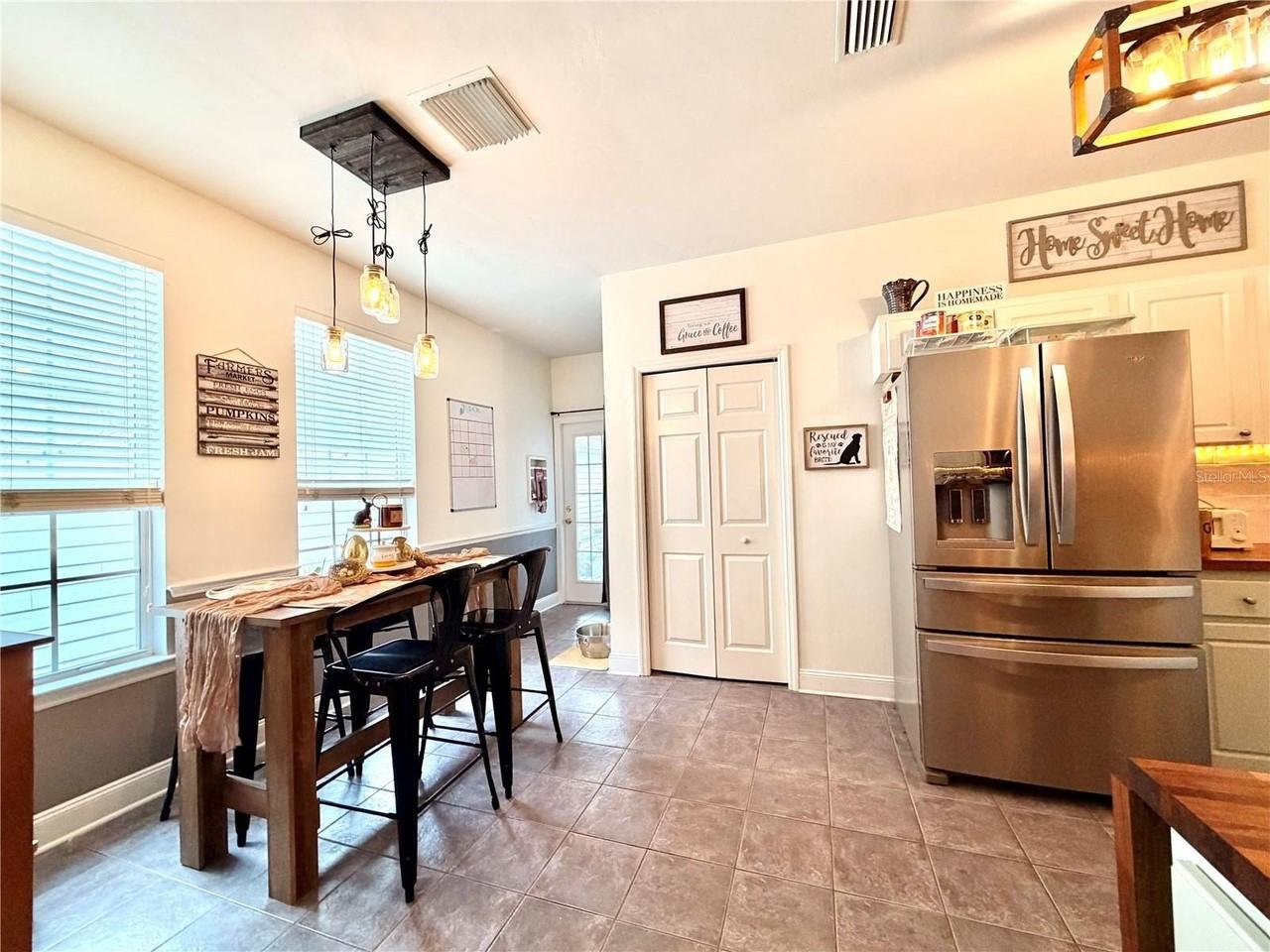 11607 Nw 18th Pl - Photo 2 of 17