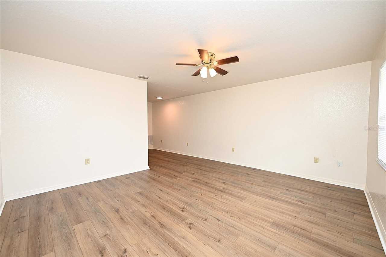 613 Robin Rd #3 - Photo 3 of 19