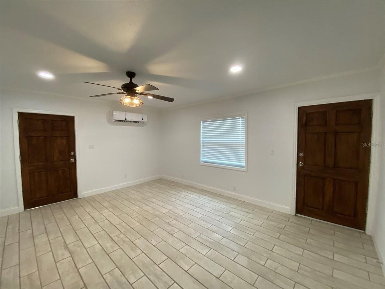 1709 Fairview Shores Dr - Photo 4 of 29