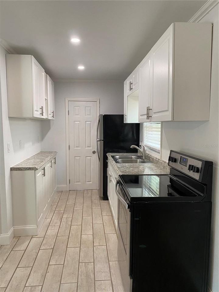 1709 Fairview Shores Dr - Photo 7 of 29