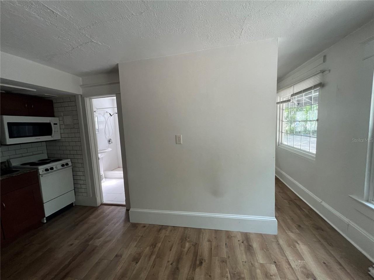 510 E Jackson St #3 - Photo 6 of 12