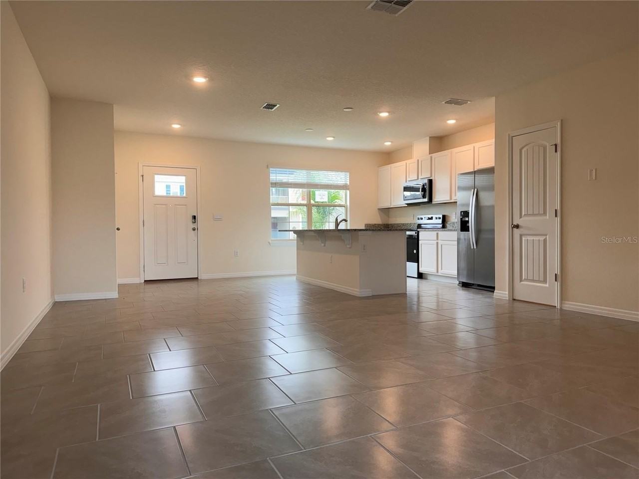 17085 Water Spring Blvd - Photo 4 of 29