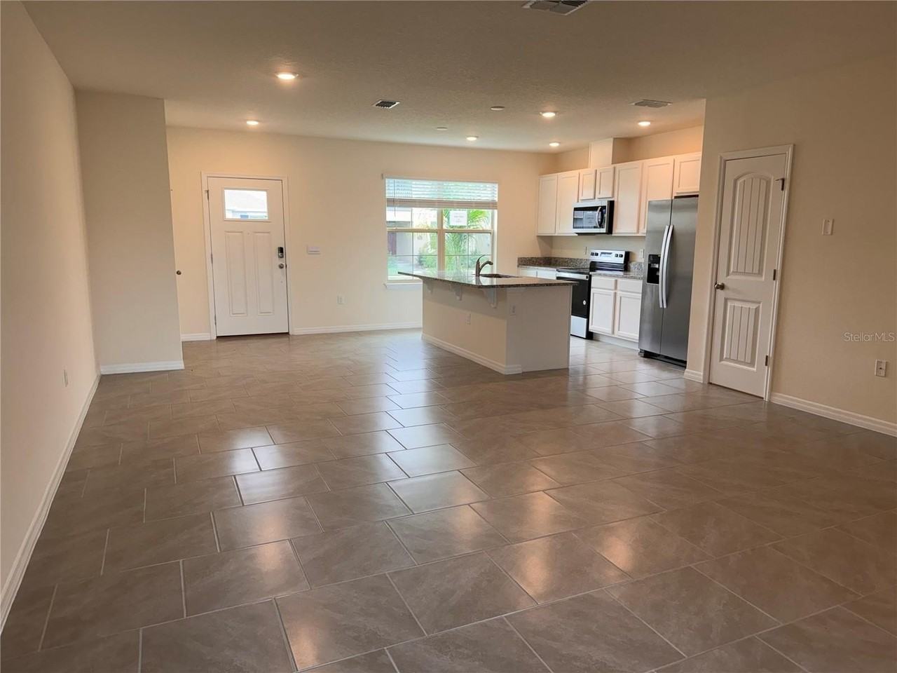 17085 Water Spring Blvd - Photo 5 of 29