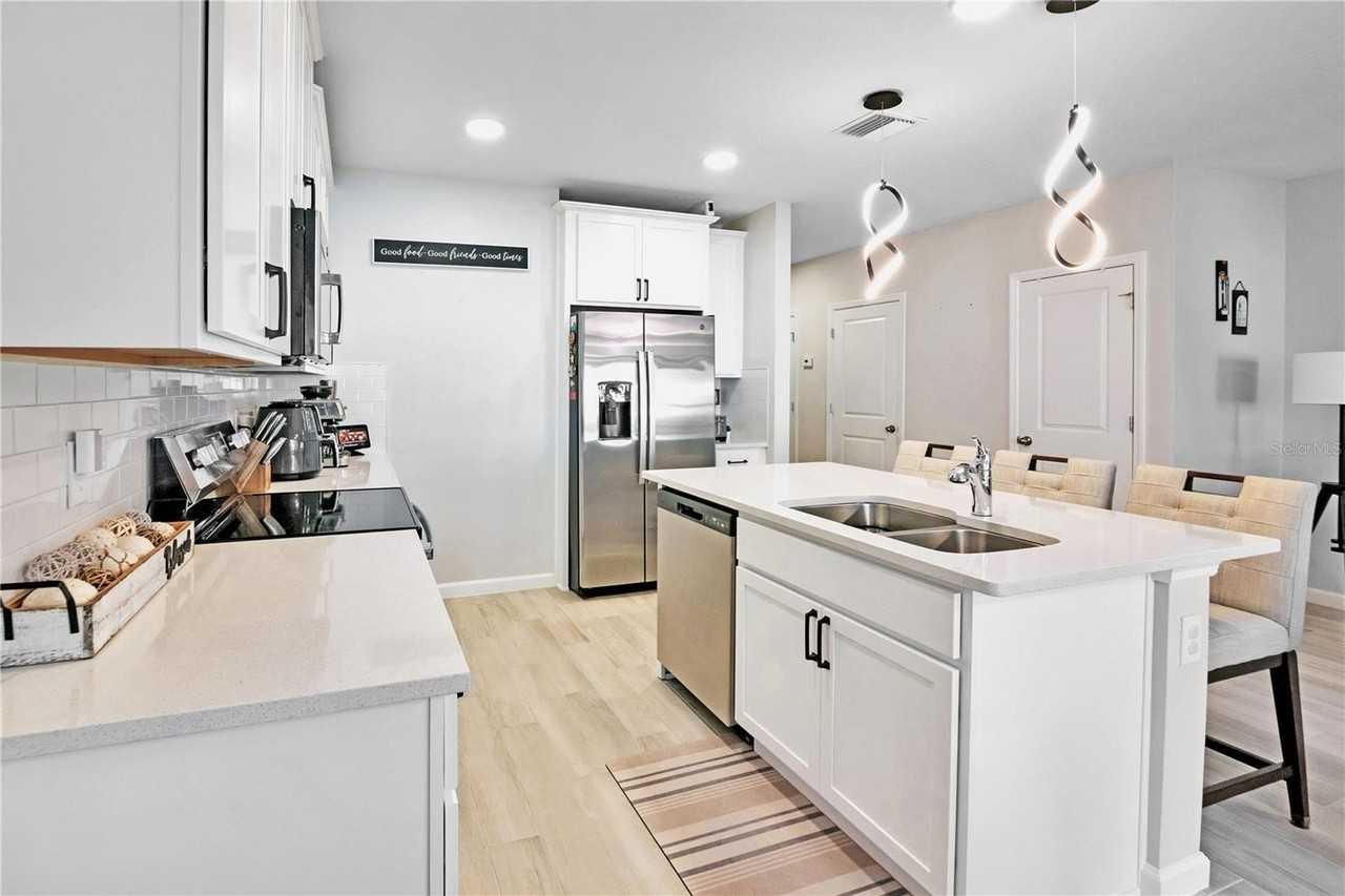 14808 Harvest St - Photo 5 of 29
