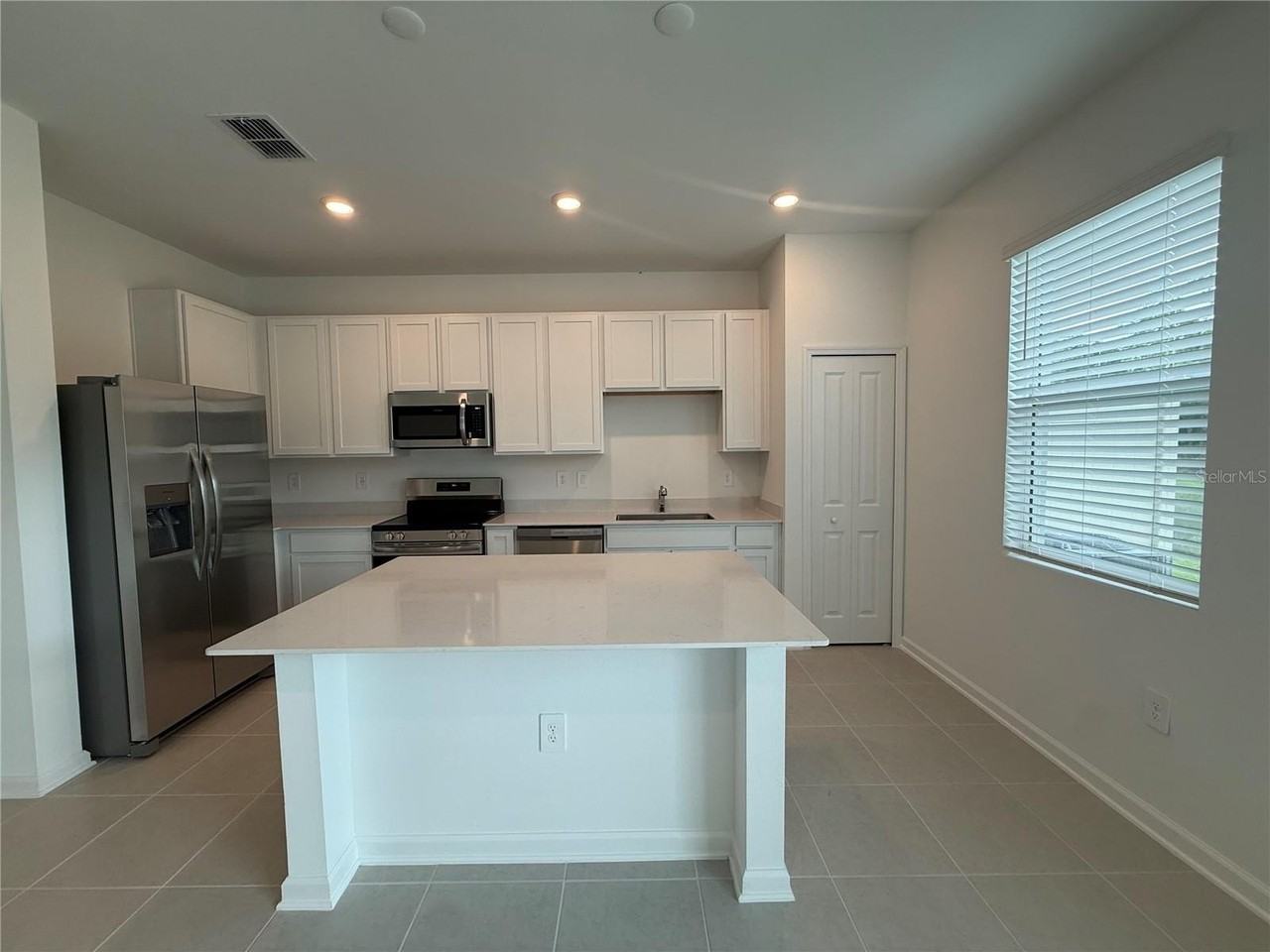 3061 Chromatic St - Photo 6 of 27