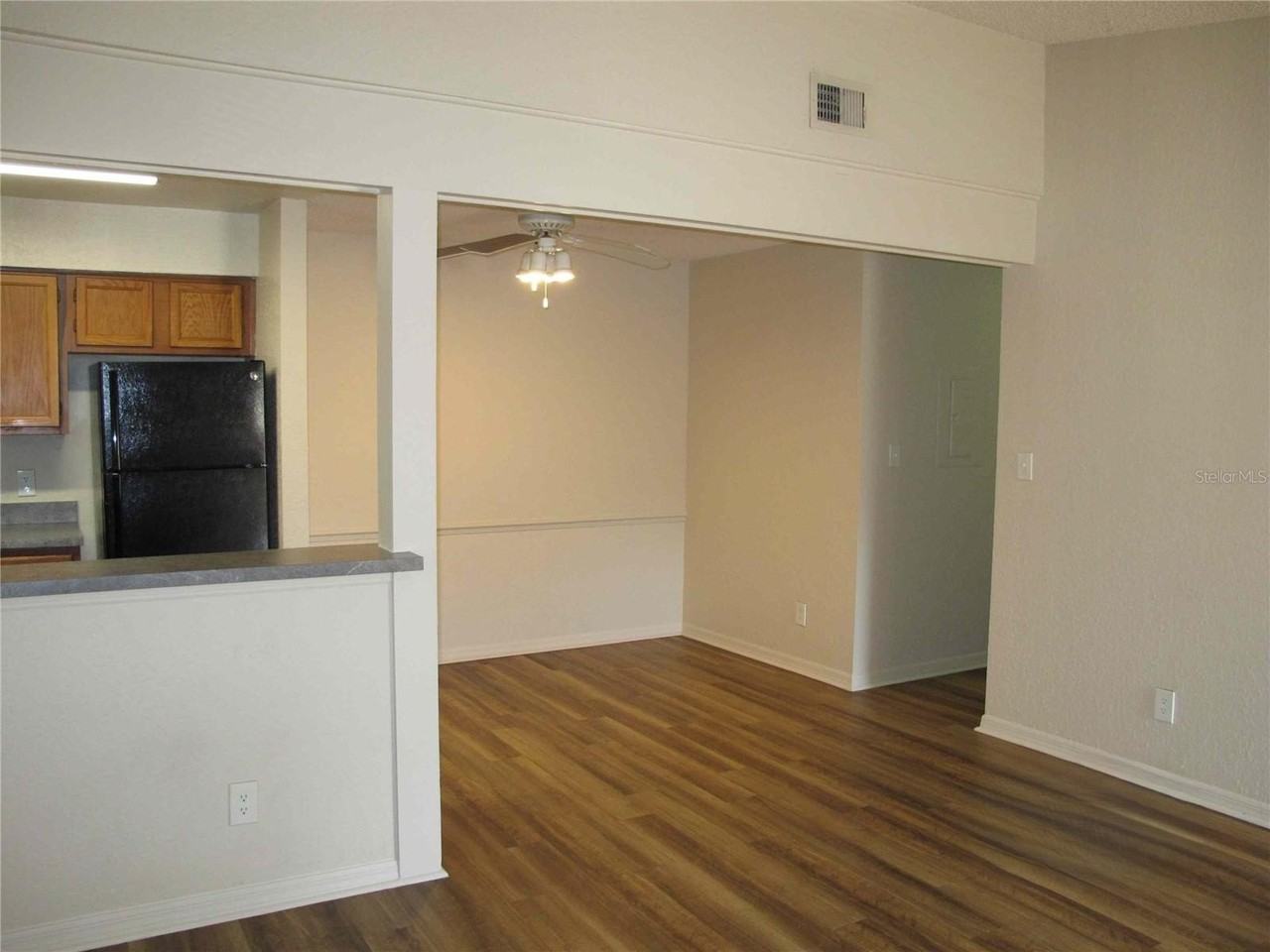 2918 Antique Oaks Cir #26 - Photo 2 of 13