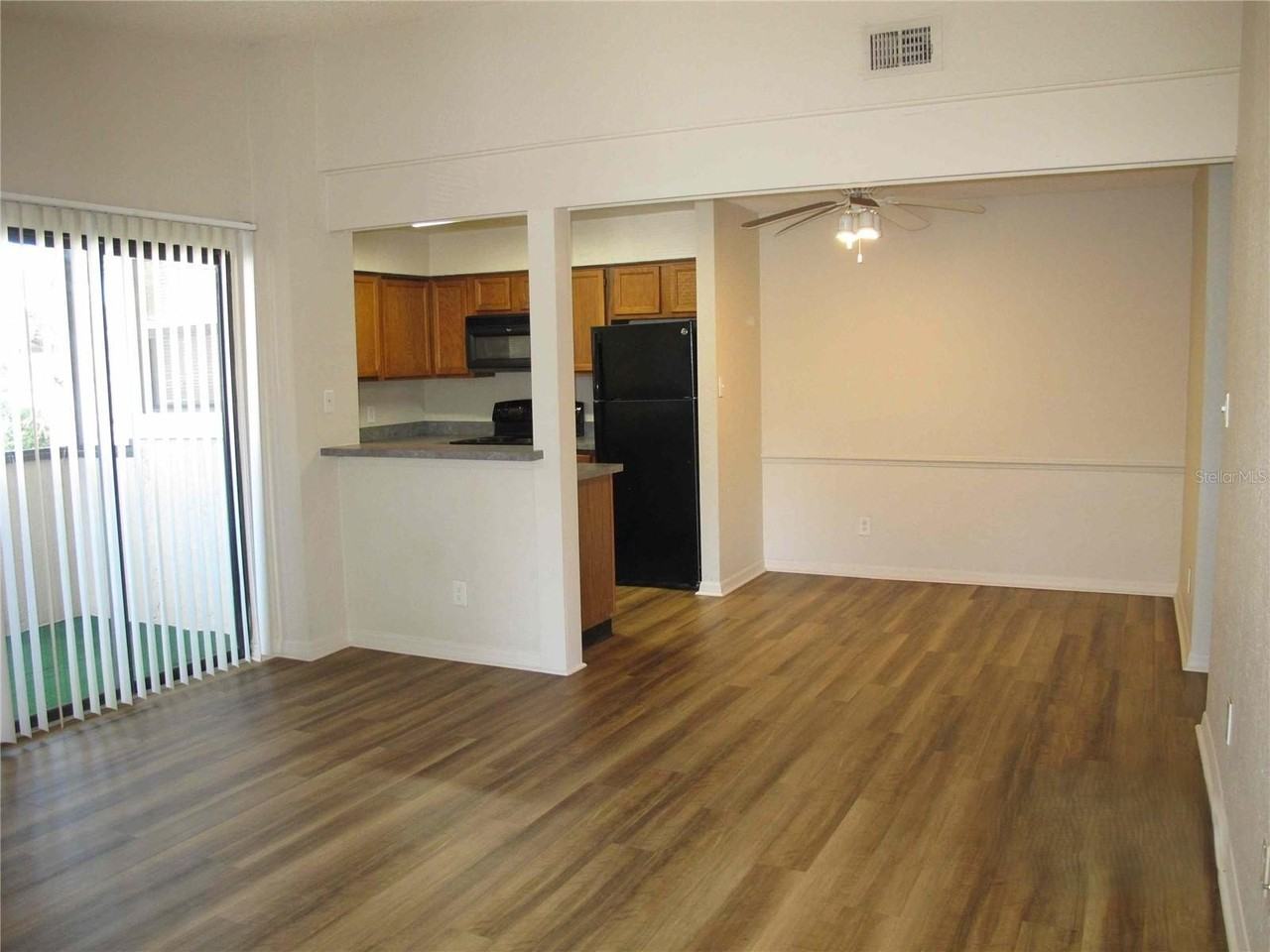 2918 Antique Oaks Cir #26 - Photo 3 of 13