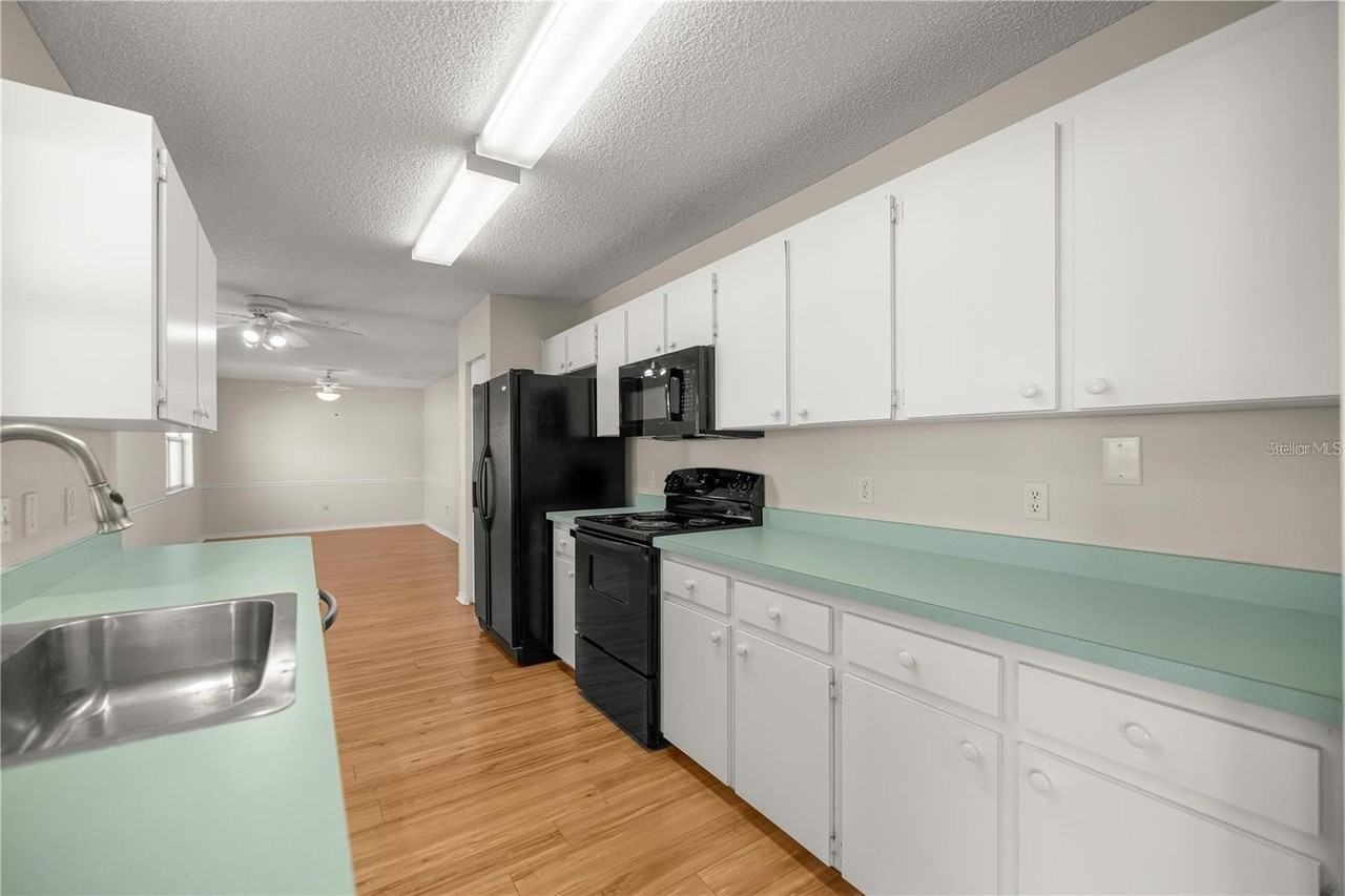 8478 Sw 61st Terrace Rd - Photo 6 of 30