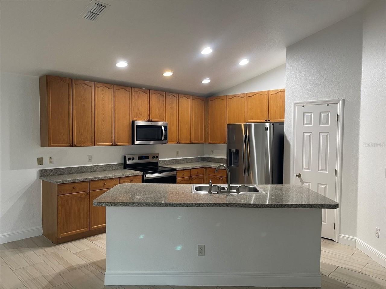 2942 Conner Ln - Photo 3 of 26