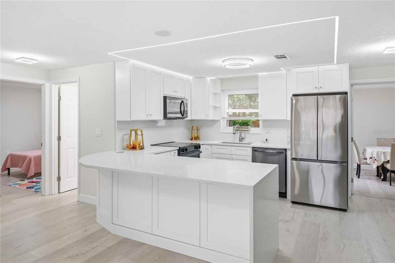 6338 Aberdeen Ave - Photo 4 of 34