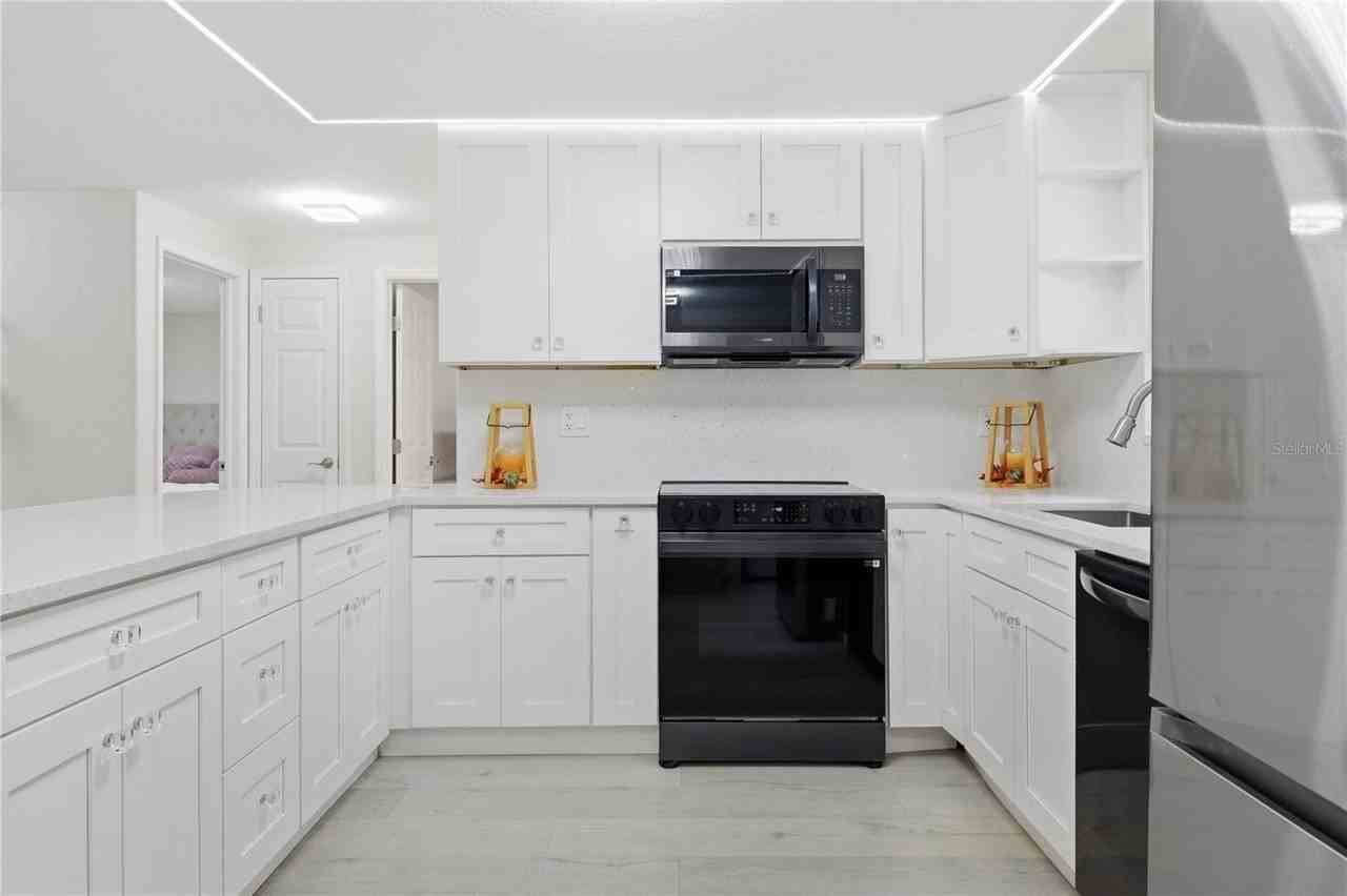6338 Aberdeen Ave - Photo 5 of 34