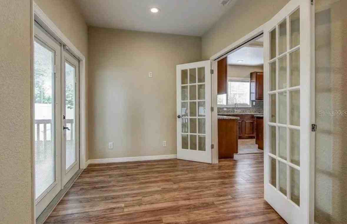 3625 E Mohawk Ave - Photo 4 of 9