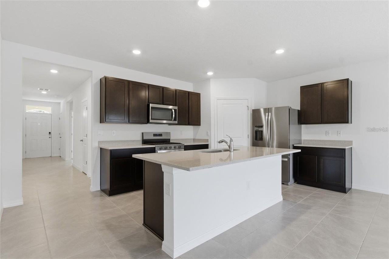 2919 Gardiner Ln - Photo 3 of 25
