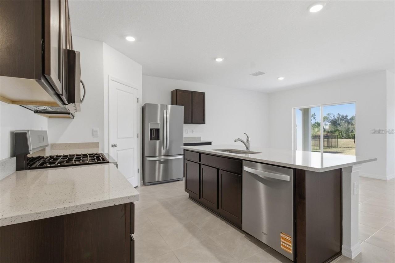 2919 Gardiner Ln - Photo 4 of 25
