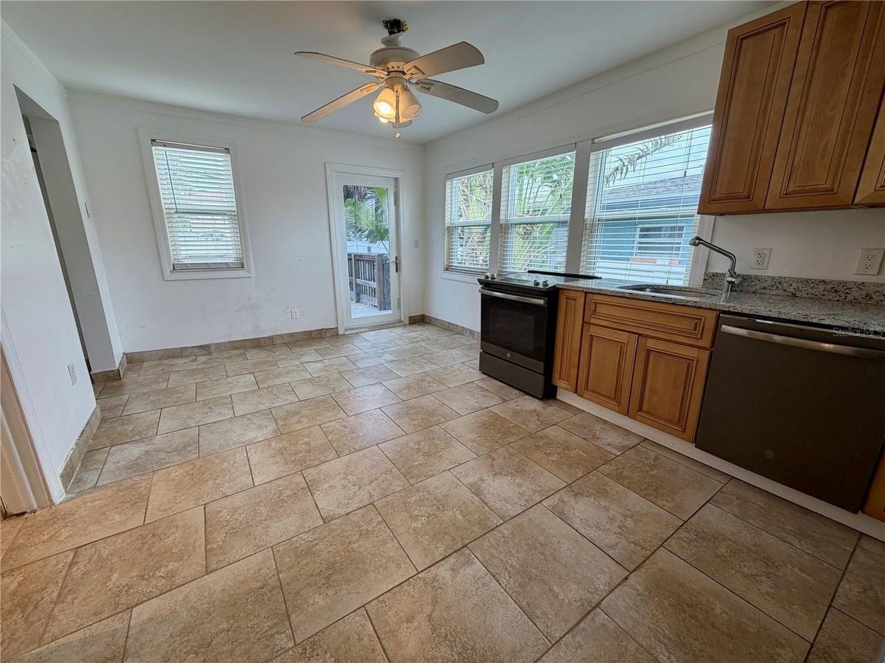 181 73rd Ave #A - Photo 3 of 10