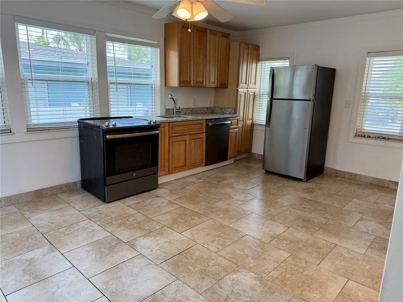 181 73rd Ave #A - Photo 4 of 10