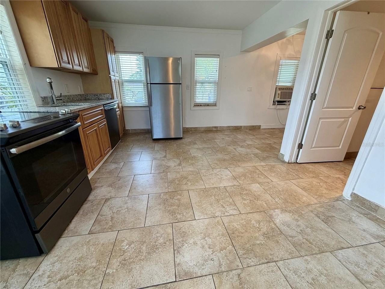 181 73rd Ave #A - Photo 5 of 10