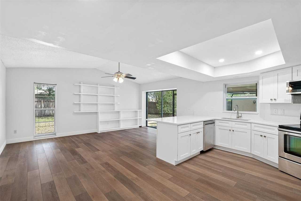 3601 Fairway Forest Cir - Photo 5 of 25