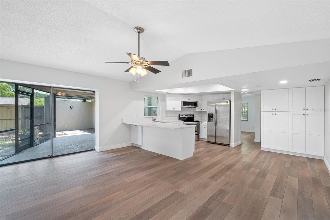 3601 Fairway Forest Cir - Photo 6 of 25
