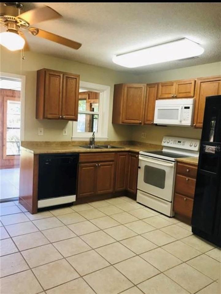 7441 Carmel Ave - Photo 2 of 11