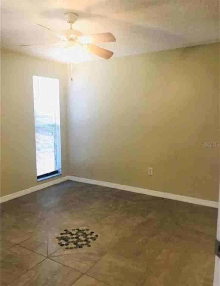 7441 Carmel Ave - Photo 6 of 11