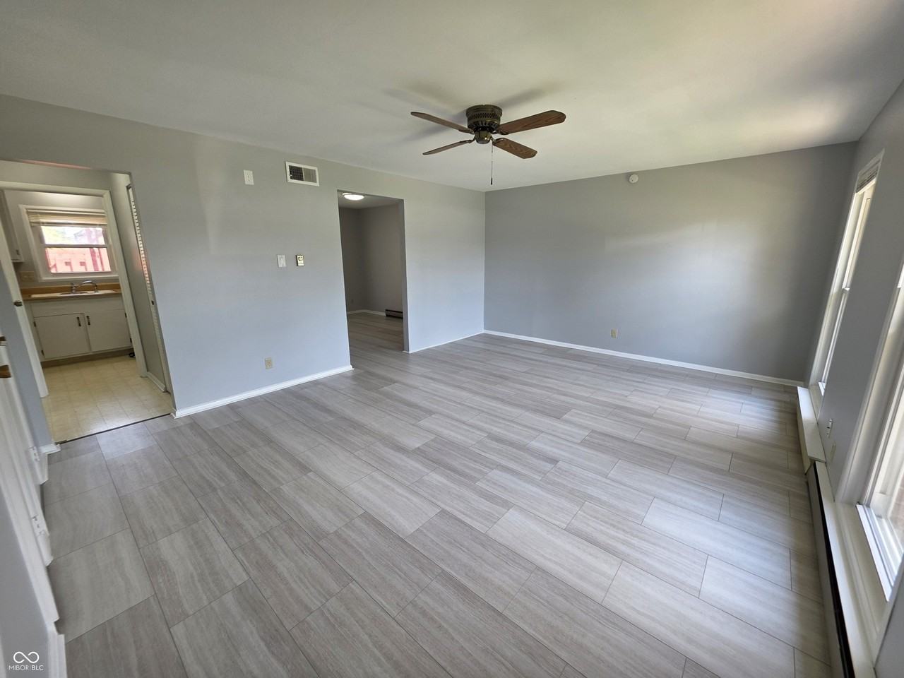 4929 Mount Vernon Dr - Photo 2 of 18