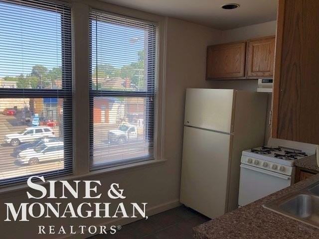 15224 E Jefferson Ave #208 - Photo 7 of 31